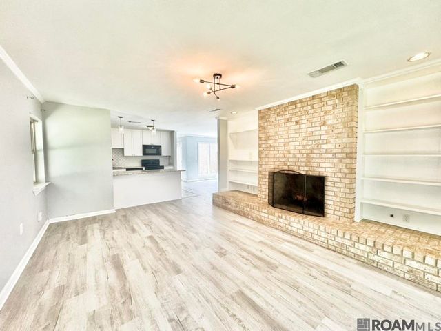 15826 New Market Dr, Baton Rouge, LA 70817