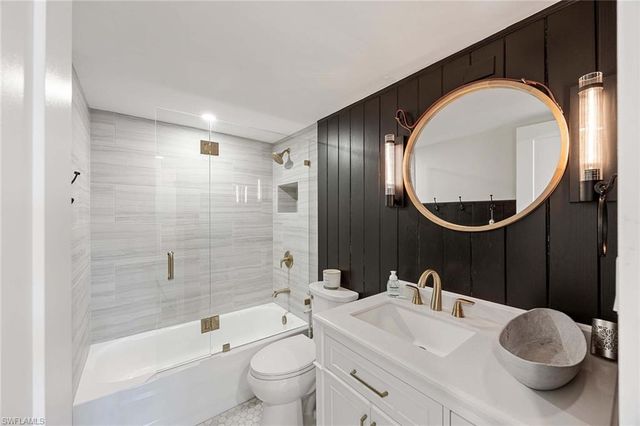 555 Park Shore DR B408, Naples, FL 34103