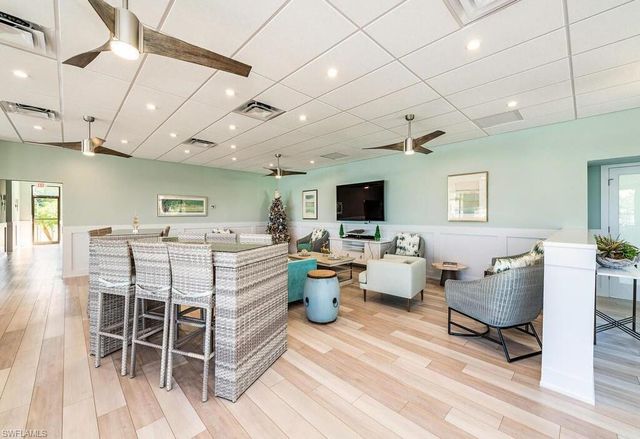 555 Park Shore DR B408, Naples, FL 34103