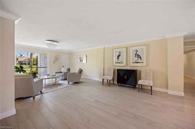555 Park Shore DR B408, Naples, FL 34103