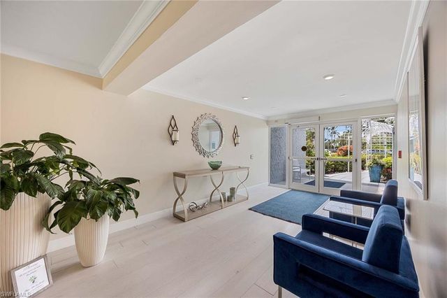 555 Park Shore DR B408, Naples, FL 34103