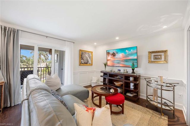 555 Park Shore DR B408, Naples, FL 34103
