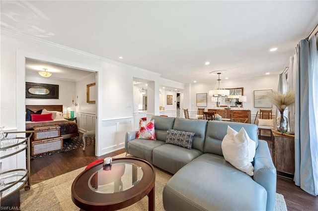 555 Park Shore DR B408, Naples, FL 34103