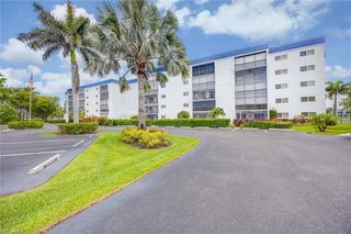 555 Park Shore DR B408, Naples, FL 34103