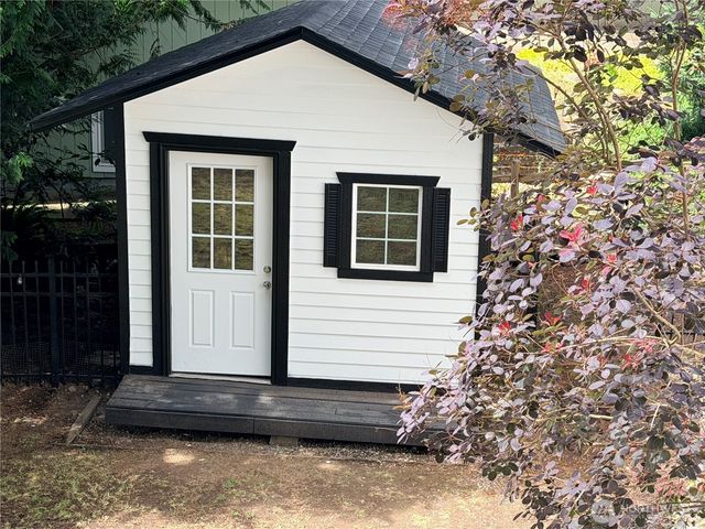 18709 68th Street E, Bonney Lake, WA 98391