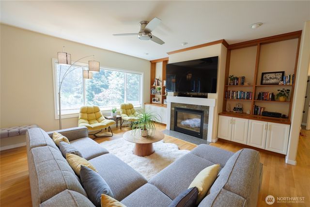 18709 68th Street E, Bonney Lake, WA 98391