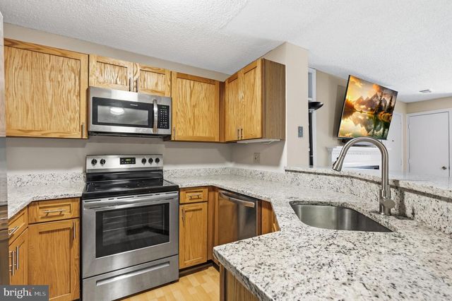 11705-C SUMMERCHASE CIR, Reston, VA 20194