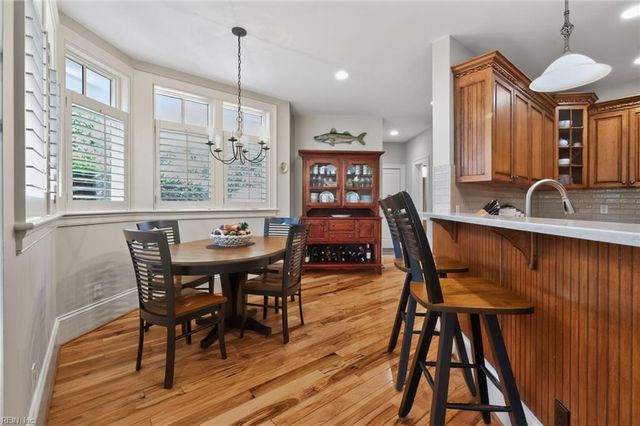 701 Crystal LN, Virginia Beach, VA 23451