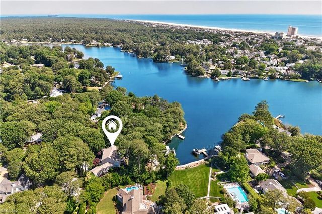 701 Crystal LN, Virginia Beach, VA 23451