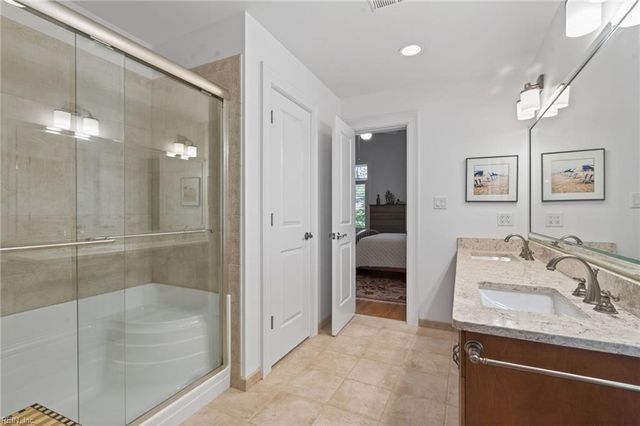 701 Crystal LN, Virginia Beach, VA 23451