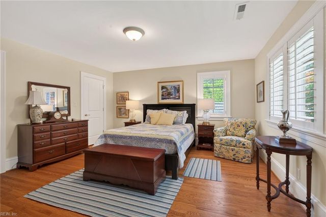 701 Crystal LN, Virginia Beach, VA 23451