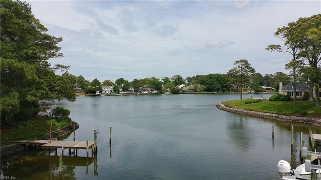 701 Crystal LN, Virginia Beach, VA 23451