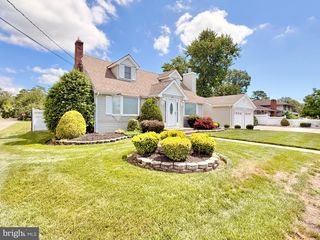 27 3RD AVE, Toms River, NJ 08757
