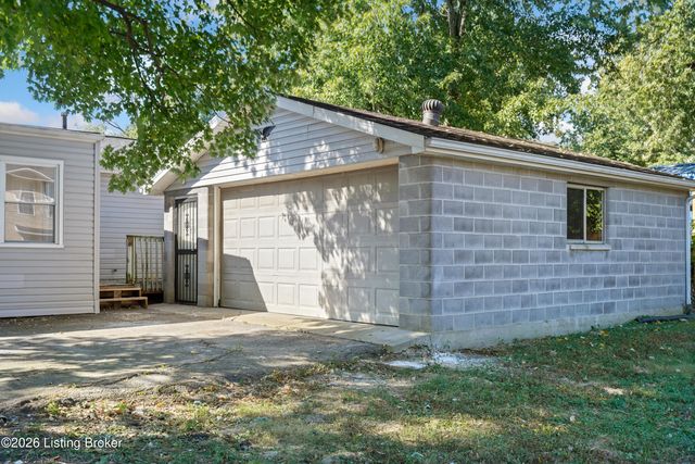 124 Melody Ln, Louisville, KY 40229