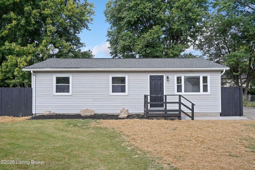 124 Melody Ln, Louisville, KY 40229