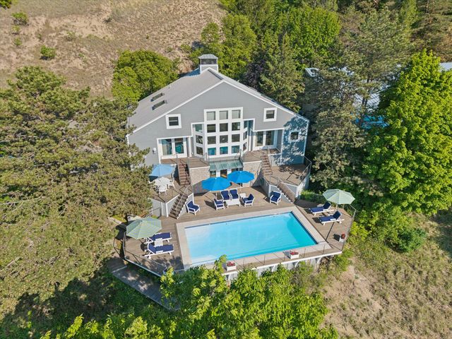 40808 Wilderness Dunes Lane, Covert, MI 49043
