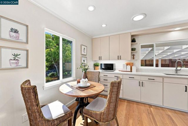 62 Claremont Ave, Orinda, CA 94563