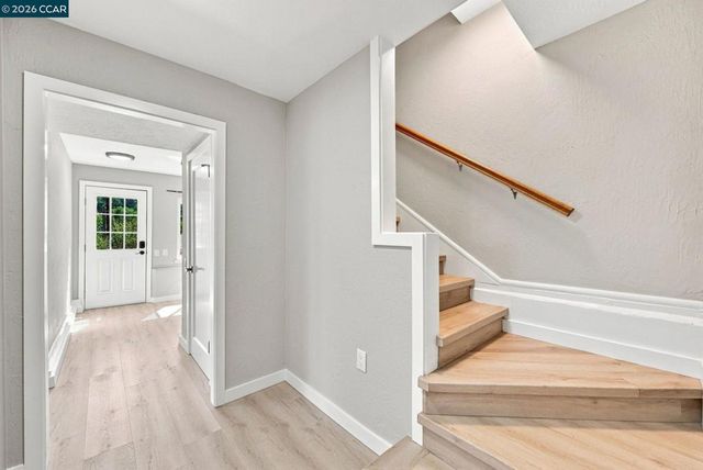 62 Claremont Ave, Orinda, CA 94563