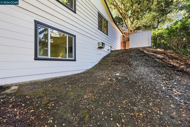 62 Claremont Ave, Orinda, CA 94563