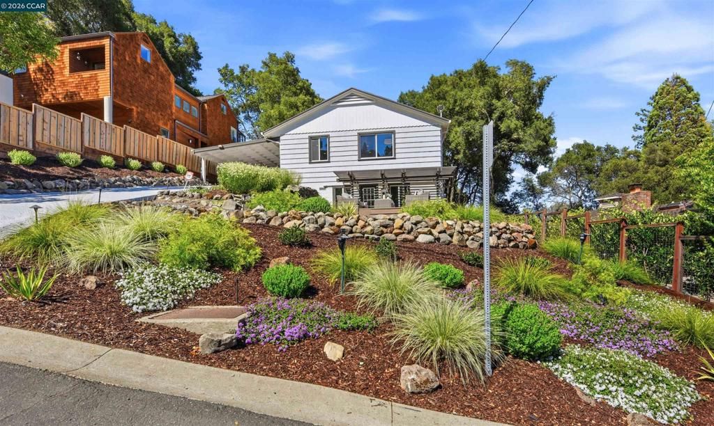 62 Claremont Ave, Orinda, CA 94563
