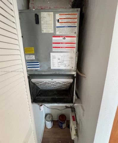 11750 SW 18th St 422-1, Miami, FL 33175