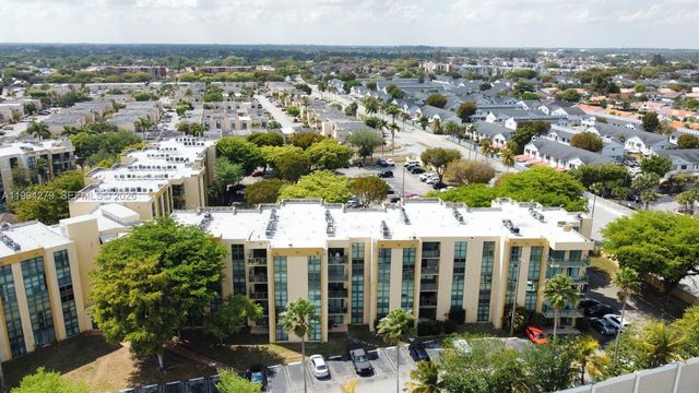 11750 SW 18th St 422-1, Miami, FL 33175