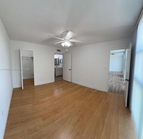 11750 SW 18th St 422-1, Miami, FL 33175