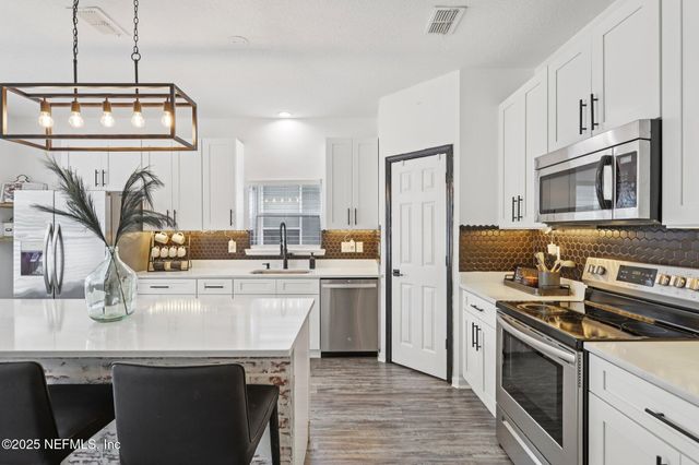 3999 LEATHERWOOD Drive, Orange Park, FL 32065