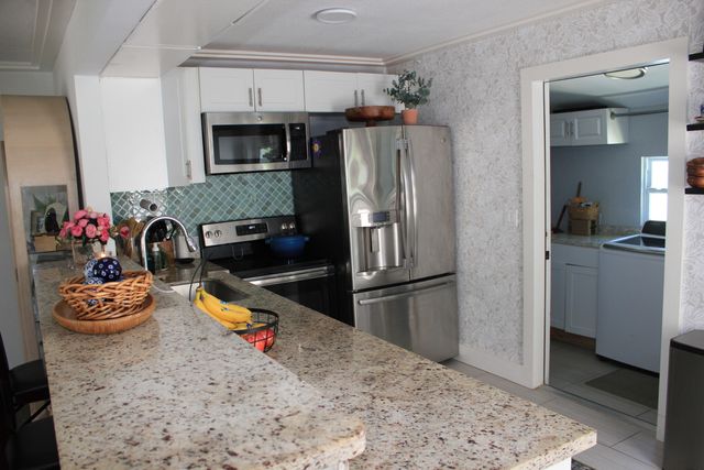 237 Wenonah Place, West Palm Beach, FL 33405