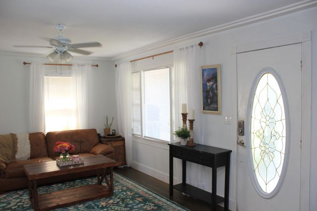 237 Wenonah Place, West Palm Beach, FL 33405