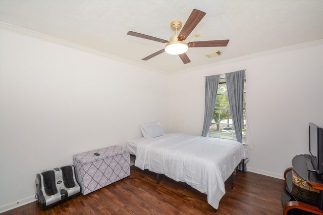 1631 Almond Brook Lane, Houston, TX 77062