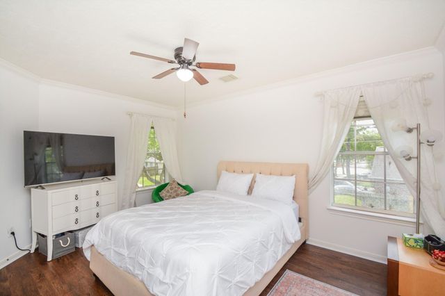 1631 Almond Brook Lane, Houston, TX 77062