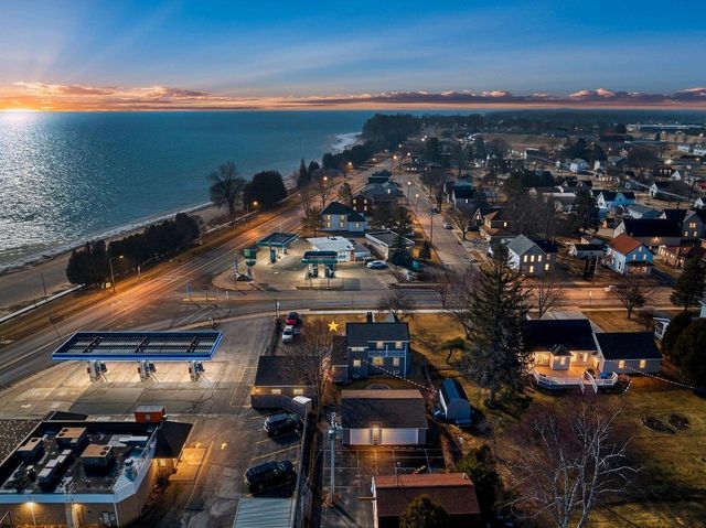 413 JEFFERSON STREET, Algoma, WI 54201