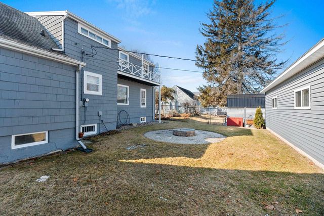 413 JEFFERSON STREET, Algoma, WI 54201