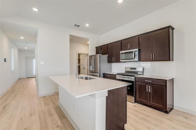 341 Wilshire RD, San Marcos, TX 78666
