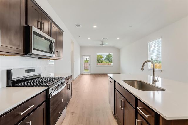 341 Wilshire RD, San Marcos, TX 78666