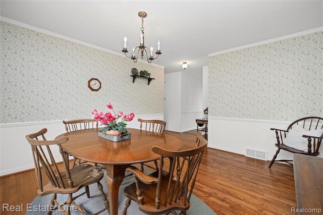 1675 Ledbury Drive, Bloomfield Hills, MI 48304