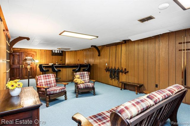 1675 Ledbury Drive, Bloomfield Hills, MI 48304