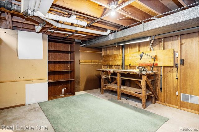 1675 Ledbury Drive, Bloomfield Hills, MI 48304
