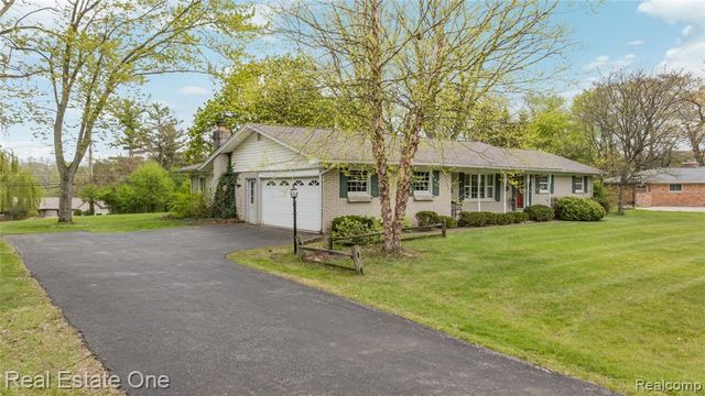 1675 Ledbury Drive, Bloomfield Hills, MI 48304