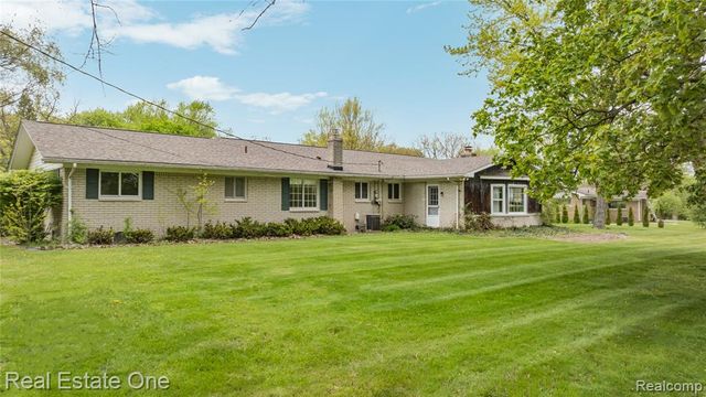 1675 Ledbury Drive, Bloomfield Hills, MI 48304