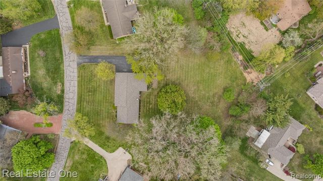 1675 Ledbury Drive, Bloomfield Hills, MI 48304