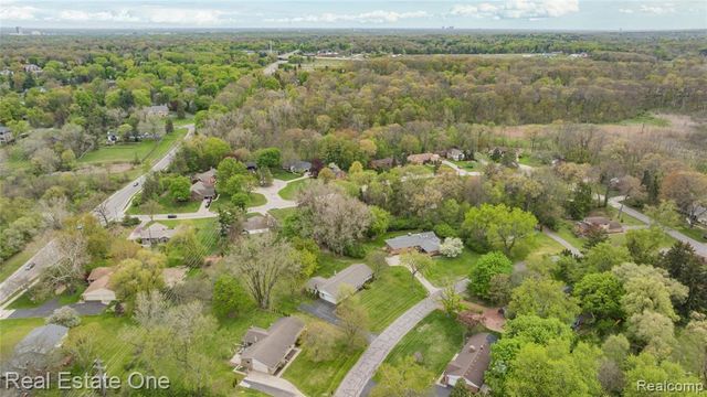 1675 Ledbury Drive, Bloomfield Hills, MI 48304