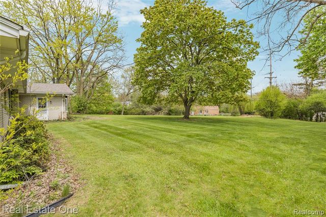 1675 Ledbury Drive, Bloomfield Hills, MI 48304