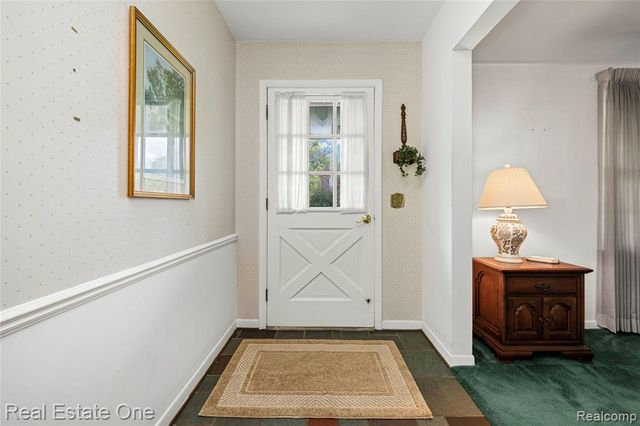 1675 Ledbury Drive, Bloomfield Hills, MI 48304