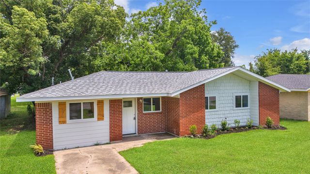 110 Prune Street, La Marque, TX 77568