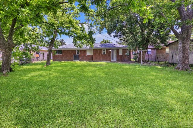 110 Prune Street, La Marque, TX 77568