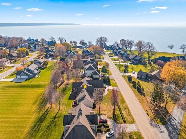 N8418 NORTH SHORE ROAD, Menasha, WI 54952