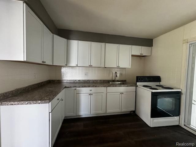 26367 Ridgemont Street, Roseville, MI 48066