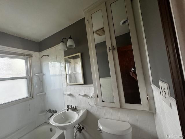26367 Ridgemont Street, Roseville, MI 48066